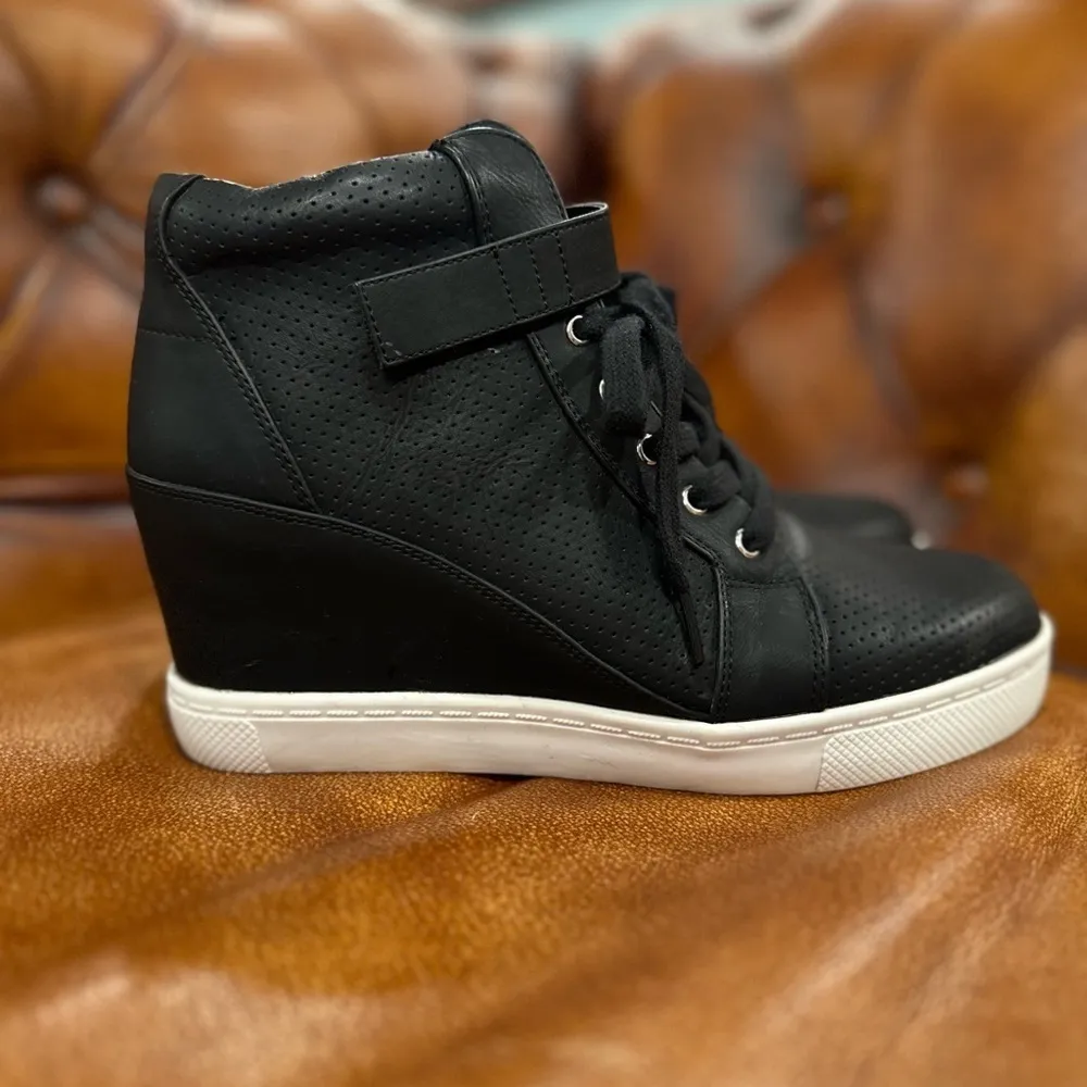 Athlefit Lace Up Wedge Sneakers High Top Black, used only one time sz 8 Black - Image 5