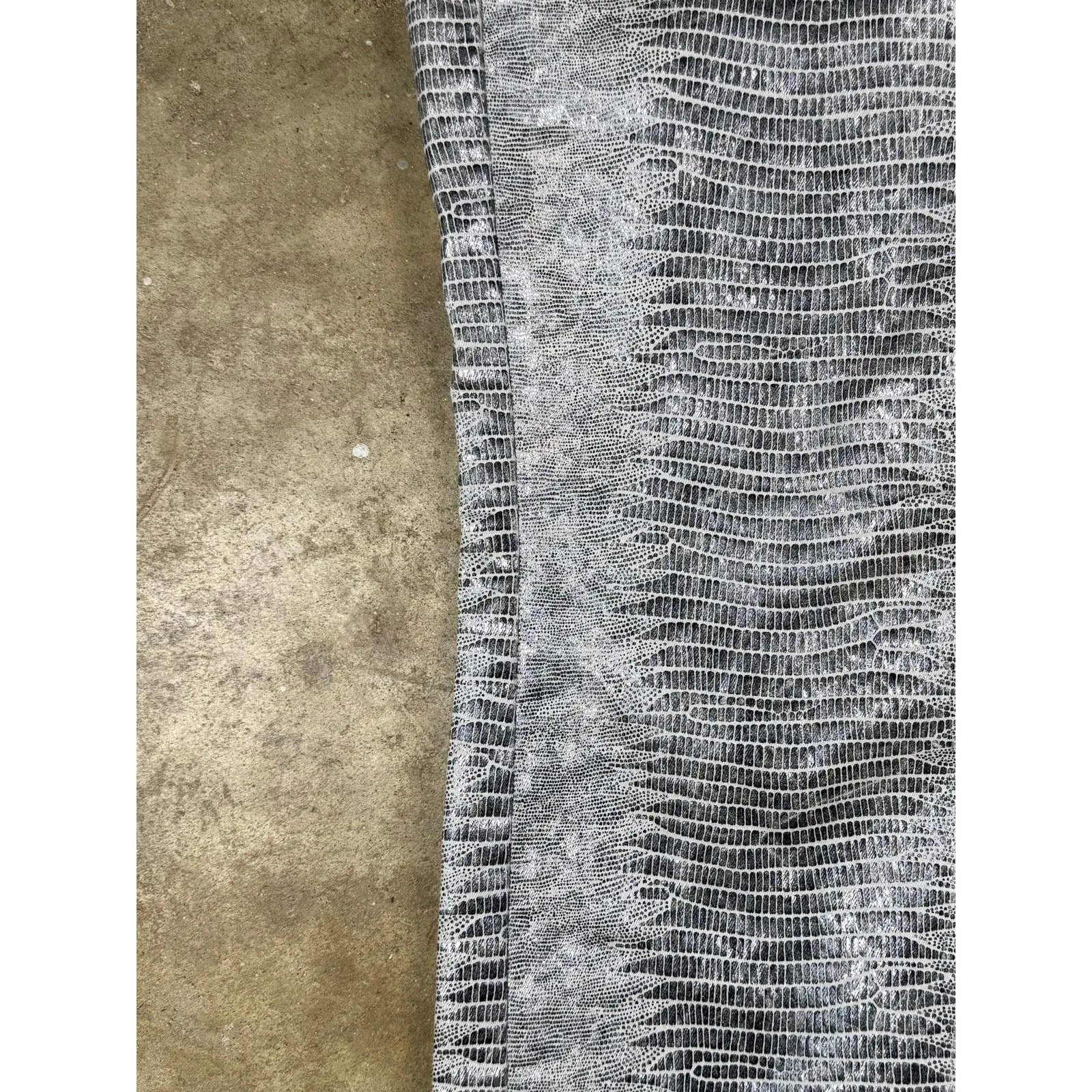 NWT Good American Snake Print Pants Women's‎ Size 2 Straight Leg Metallic Y2K - Image 7