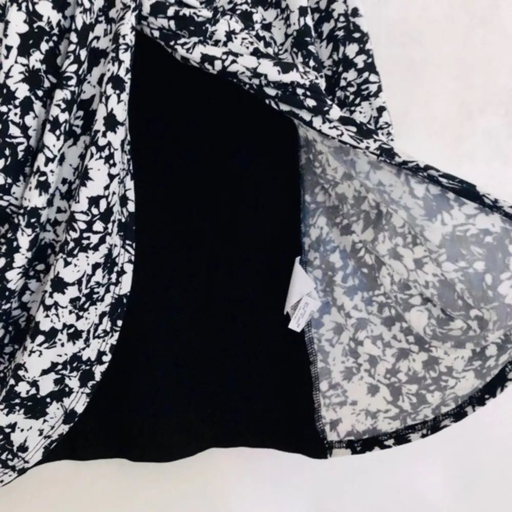 Karen Kane Top M Floral Print Drape Long Sleeve Black White Office Work Career - Image 4