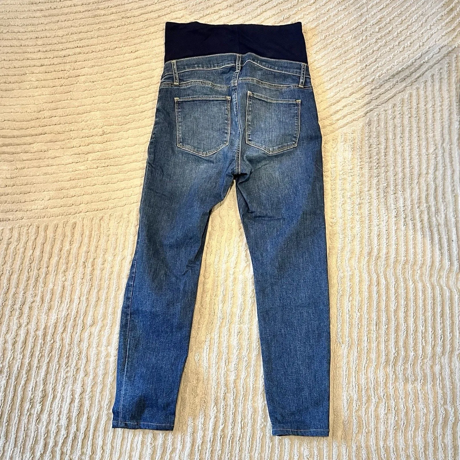 GAP Women's Maternity Full Panel Favorite Jegging Distressed Size 6 Short EUC Blue - Image 3