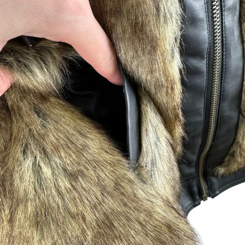 BKE Full Zip Faux Fur Vest Pleather Trimmed Pockets Size M - Image 4
