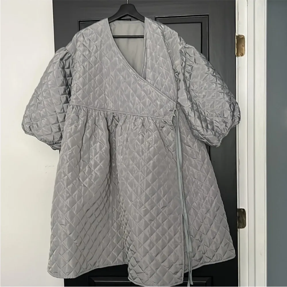 NWOT Terrell Dominick “Quilt Me Baby” Gray Quilted Women's Puff Sleeve Coat S - Image 3