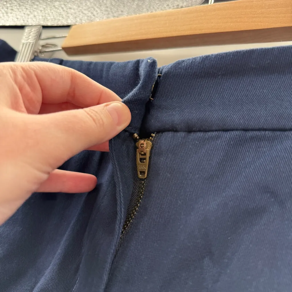 J. Crew Factory 5" Chino Classic Chino Shorts in Navy Blue Sz‎ 8 - Image 8