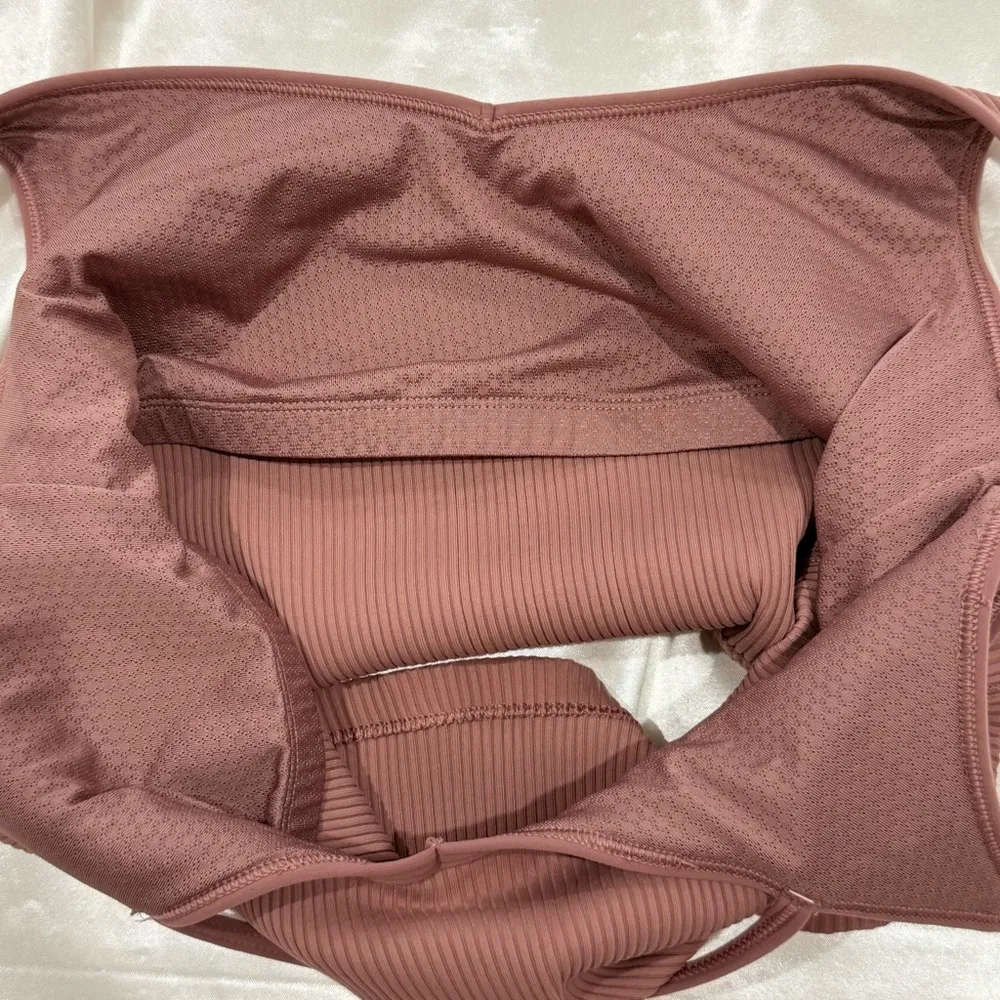 Vuori All The Feels Ribbed Strappy Tank Top Rosewood Mauve Cropped Yoga Large - Image 8