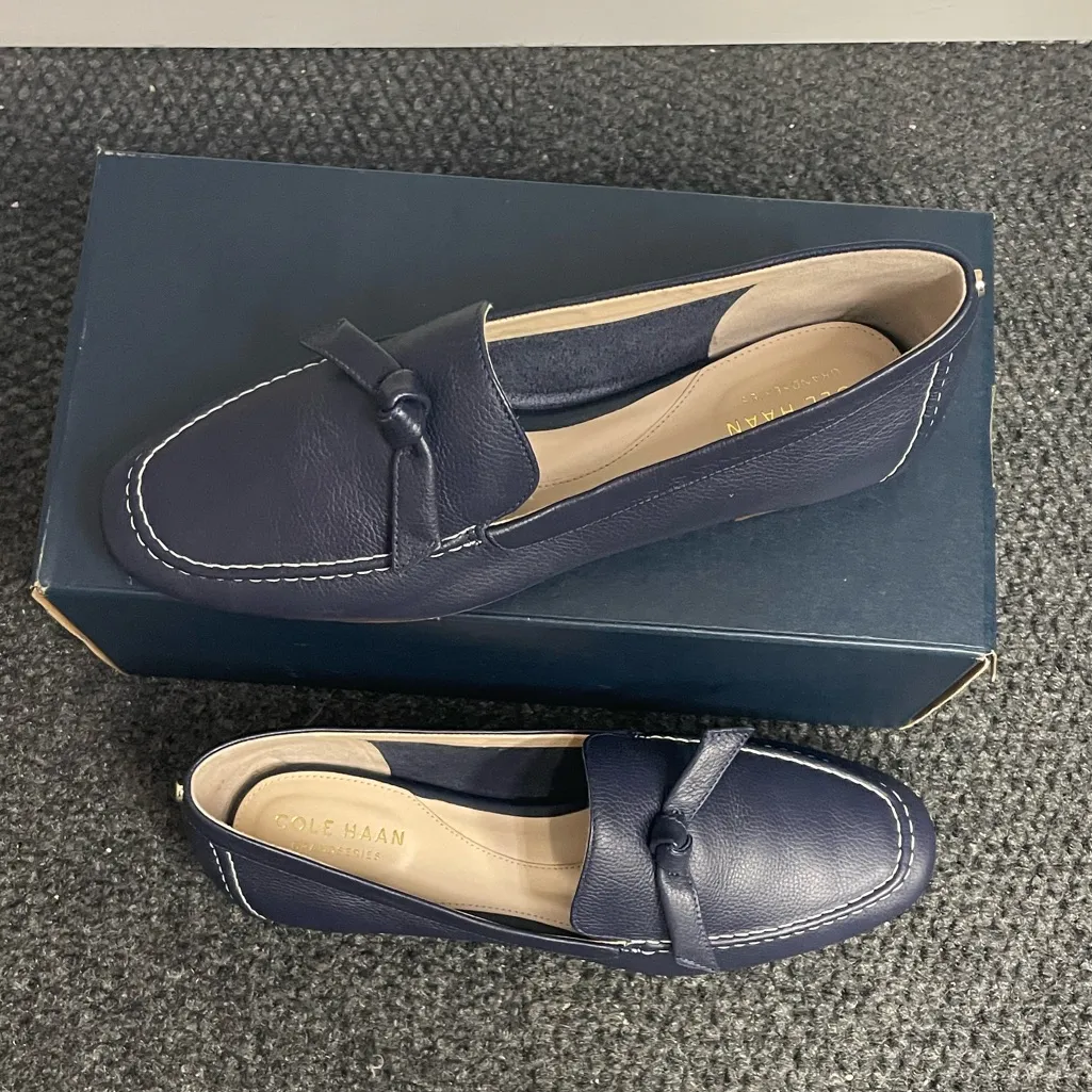 Cole Haan Women's Candace Bow Loafer Leather Shoes Marine Blue Size 7.5 B - Image 2
