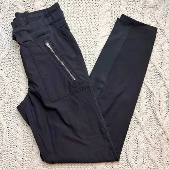 ATHLETA Black Headlands Hybrid Hiking Lifestyle Travel Pant Size 2‎ - Image 2