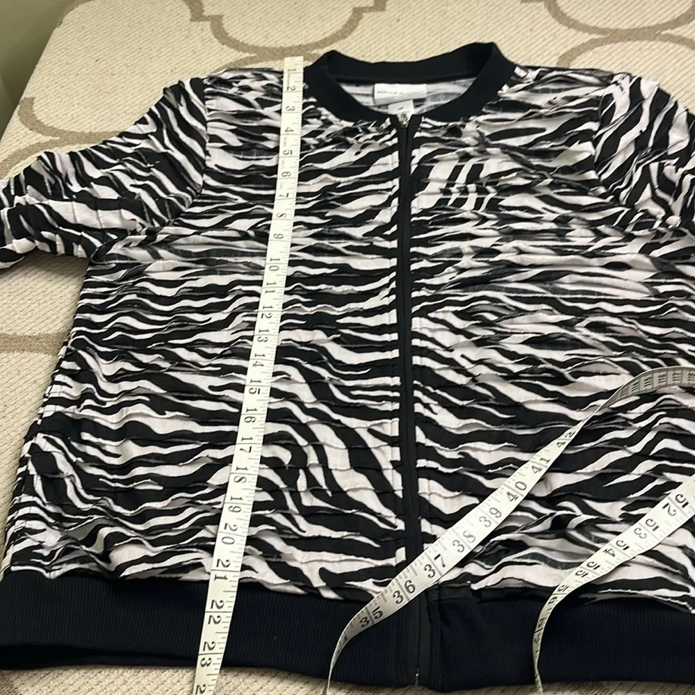 Alfred Dunner Upper East Side Zebra Print Bomber zip up Jacket - Image 7