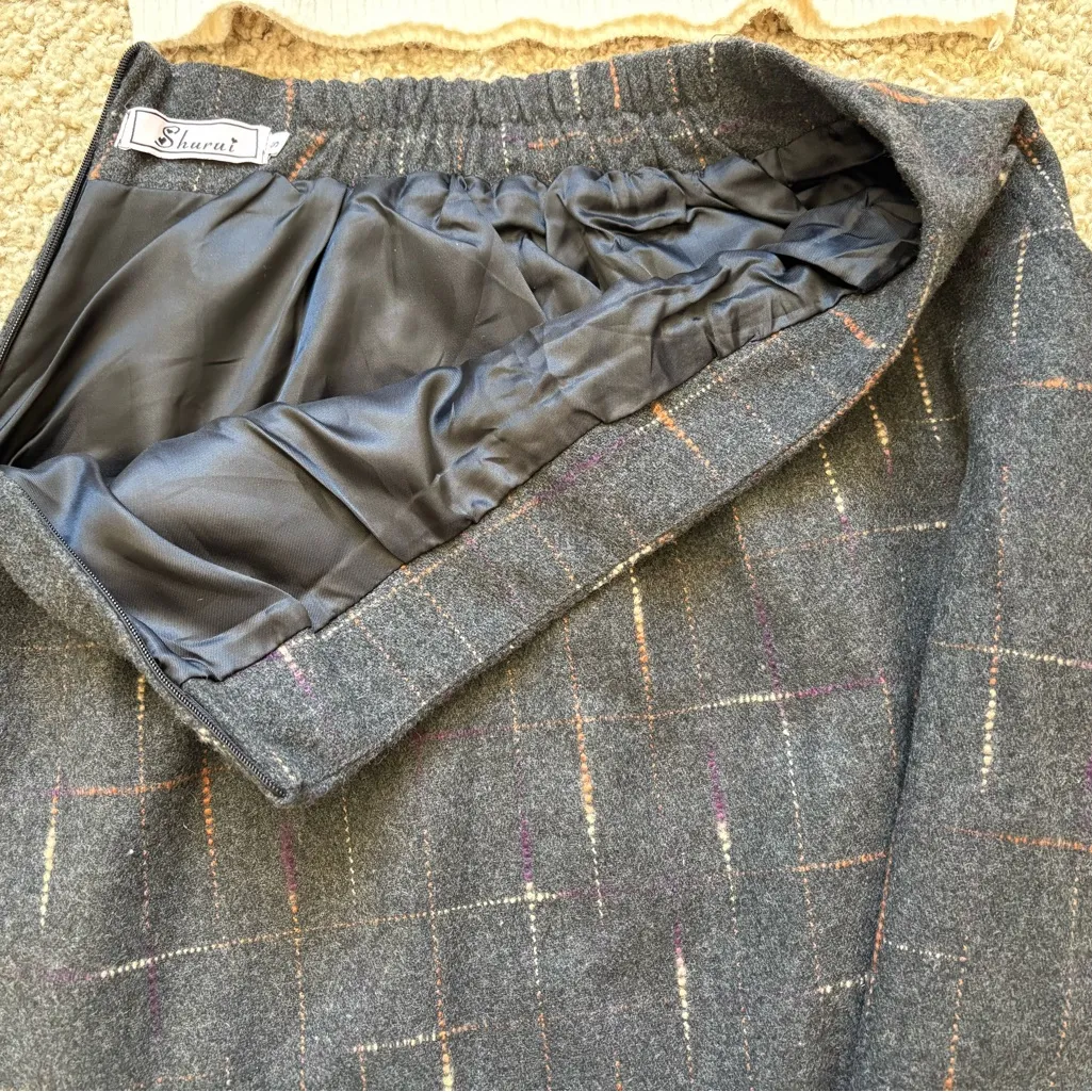 Stylish Faux Wool‎ Ankle Skirt & Mock Neck dropped shoulder Sweater Set, Size S, Green - Image 7