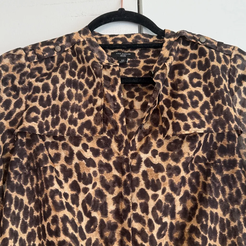Ann Taylor Petites Leopard Print Blouse Size 2P‎ Button Detail - Image 2