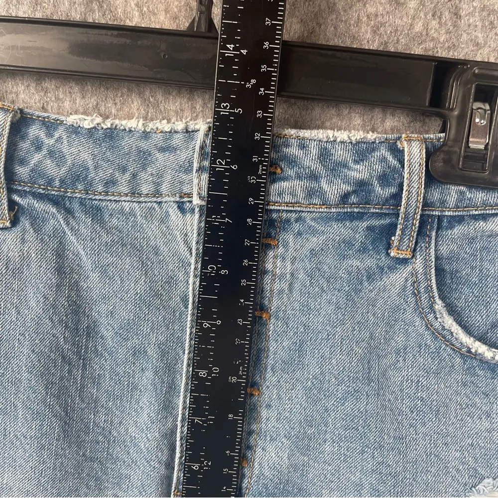 Show Me Your MuMu Womens Size 27 high rise cheeky distressed hem button fly blue - Image 6