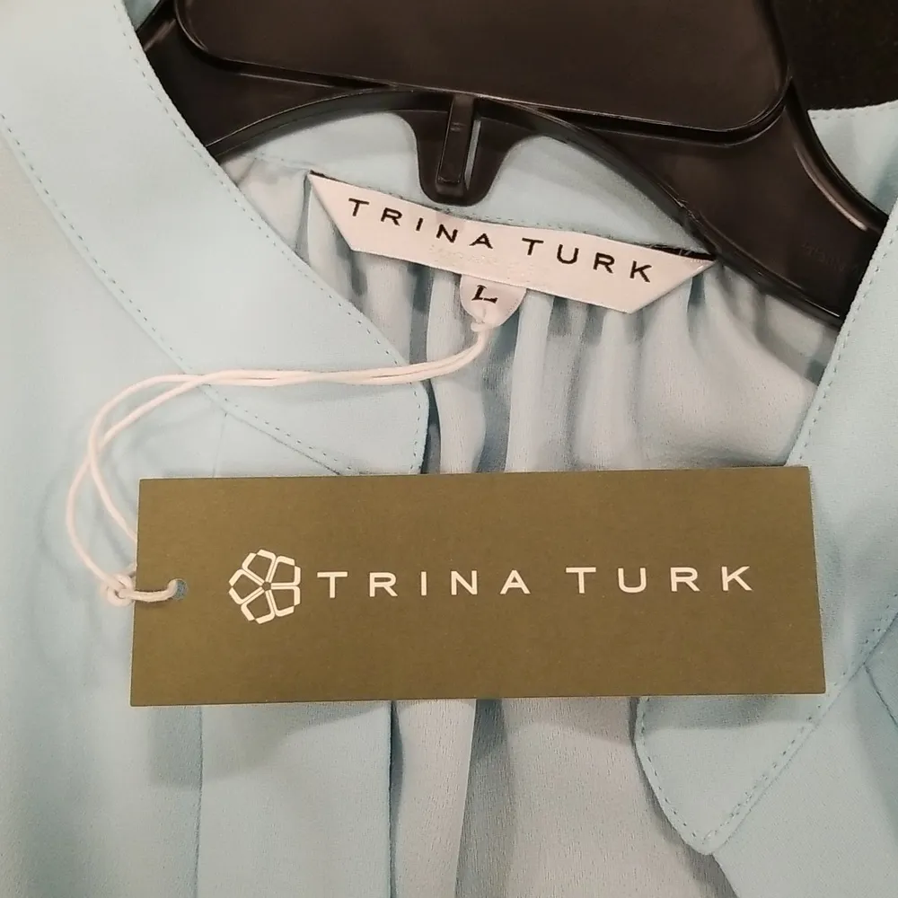 💕TRINA TURK💕 Tanvi Top ~ Silky Satin-Back Crepe Blouse Sky Blue Large L NWT - Image 11