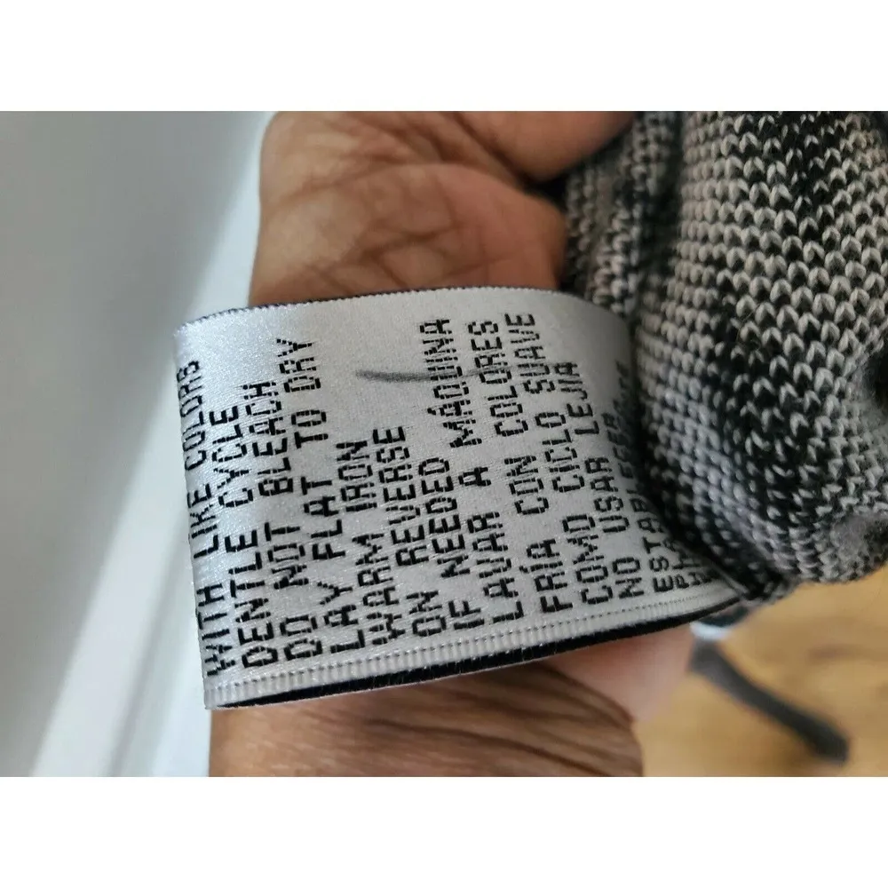 Stilettos  Polyester V Neck Knee Length Dress - Image 10