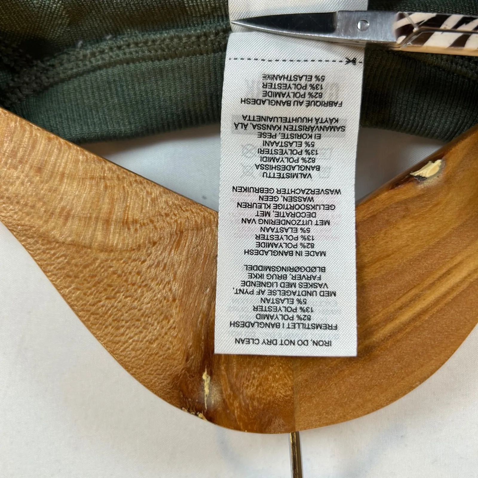 Gymshark Green Adapt Camo Seamless Cropped Long Sleeve Top Women's Size S - Image 4