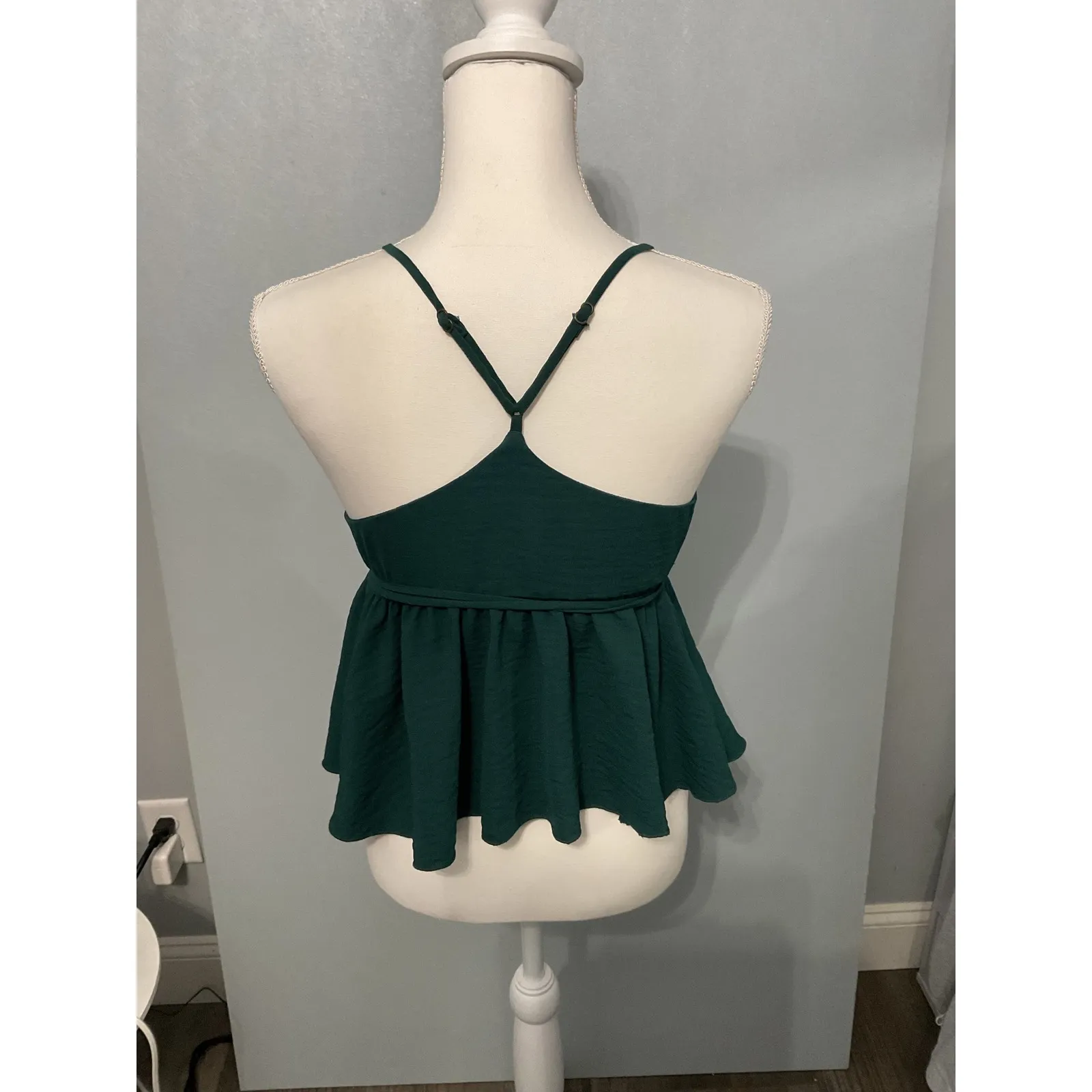 Urban Outfitters Green Peplum Tie Front Halter Tank Top Womens XS - Image 2