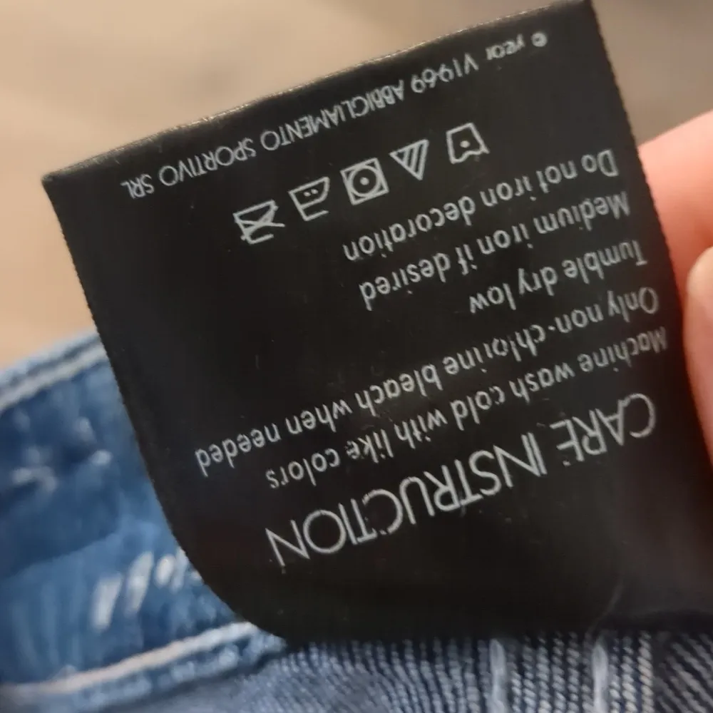 Versace Italia V 19 69 abbigliamento sportivo SRL distressed jeans size 26/2 Blue - Image 6