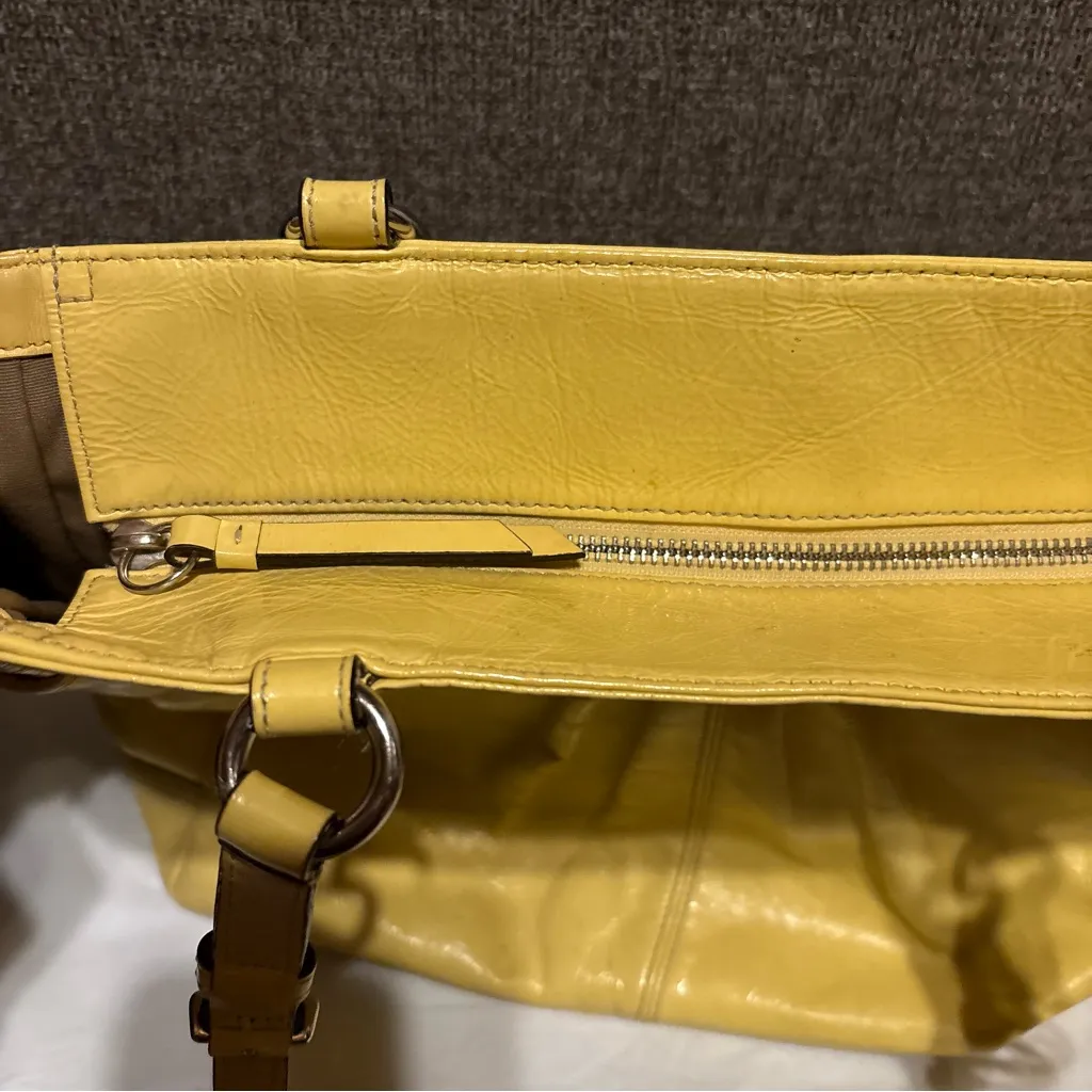 Coach Y2K Gallery East West Yellow Patent Leather Pleated Tote - Image 9