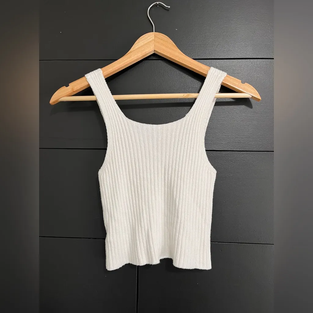 White Ribbed Sweater Tank Top Stretch Women’s Sz Small EUC - Image 3