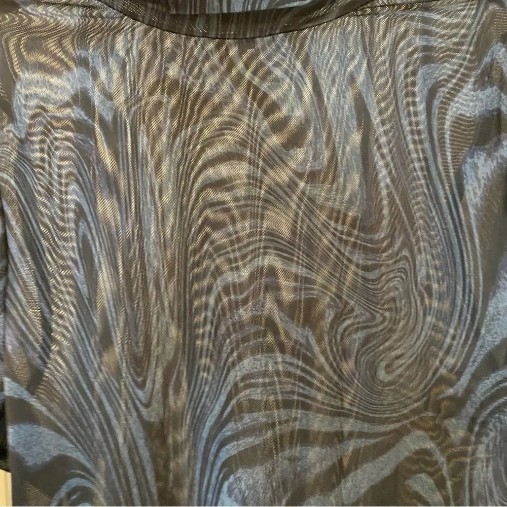 Good American sheer mesh mock neck bodysuit in blue abstract print size 5. 2XL - Image 7