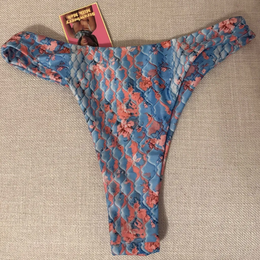 NWT Strawberry Milk Mob Aquamarine Bikini Set Small Blue - Image 4