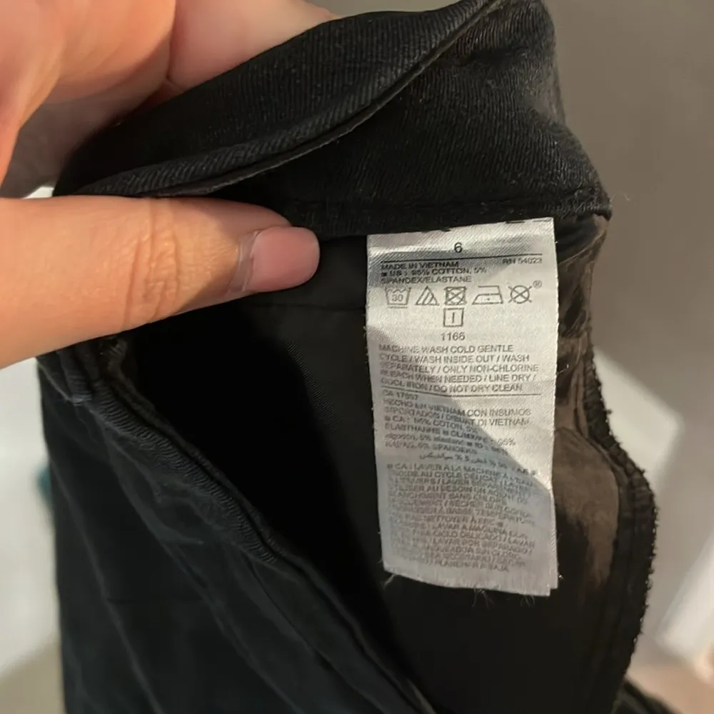 Old Navy black pixie pants - Image 4