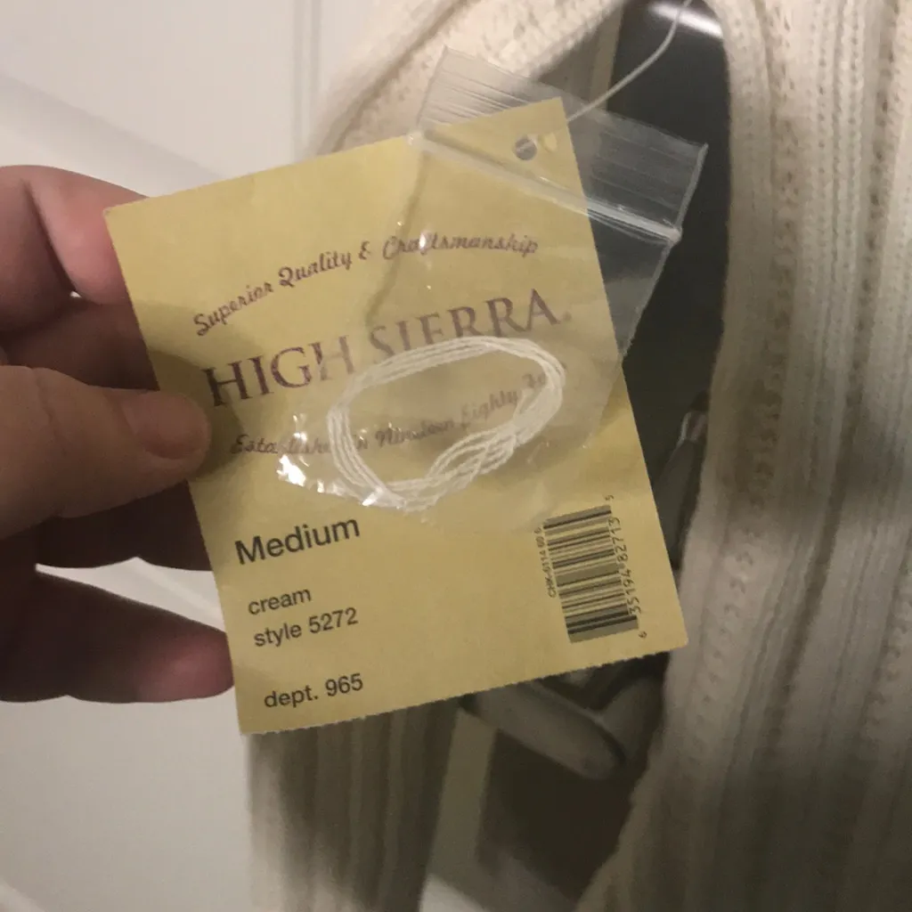 High Sierra cable knit cream light weight sweater M - Image 8