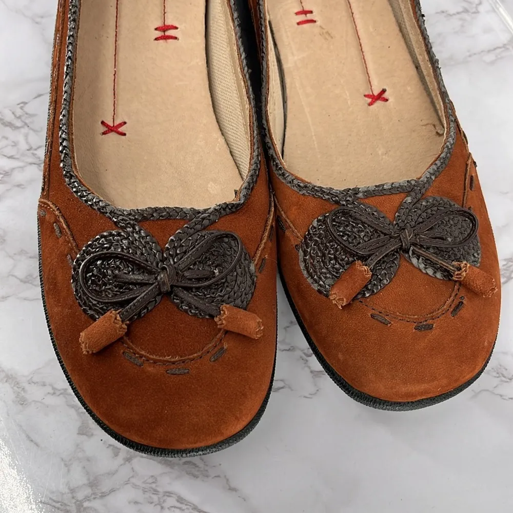 HUSH PUPPIES Leather Rusty Brown Ballet Style Slip‎ On Flats Loafers Embroidered - Image 4