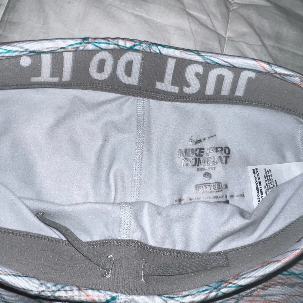 Nike Pro Combat Patterned Leggings - Image 2