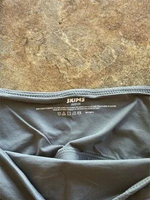 Skims Fits Everybody Cropped Cami Size 2X Gunmetal - Image 7