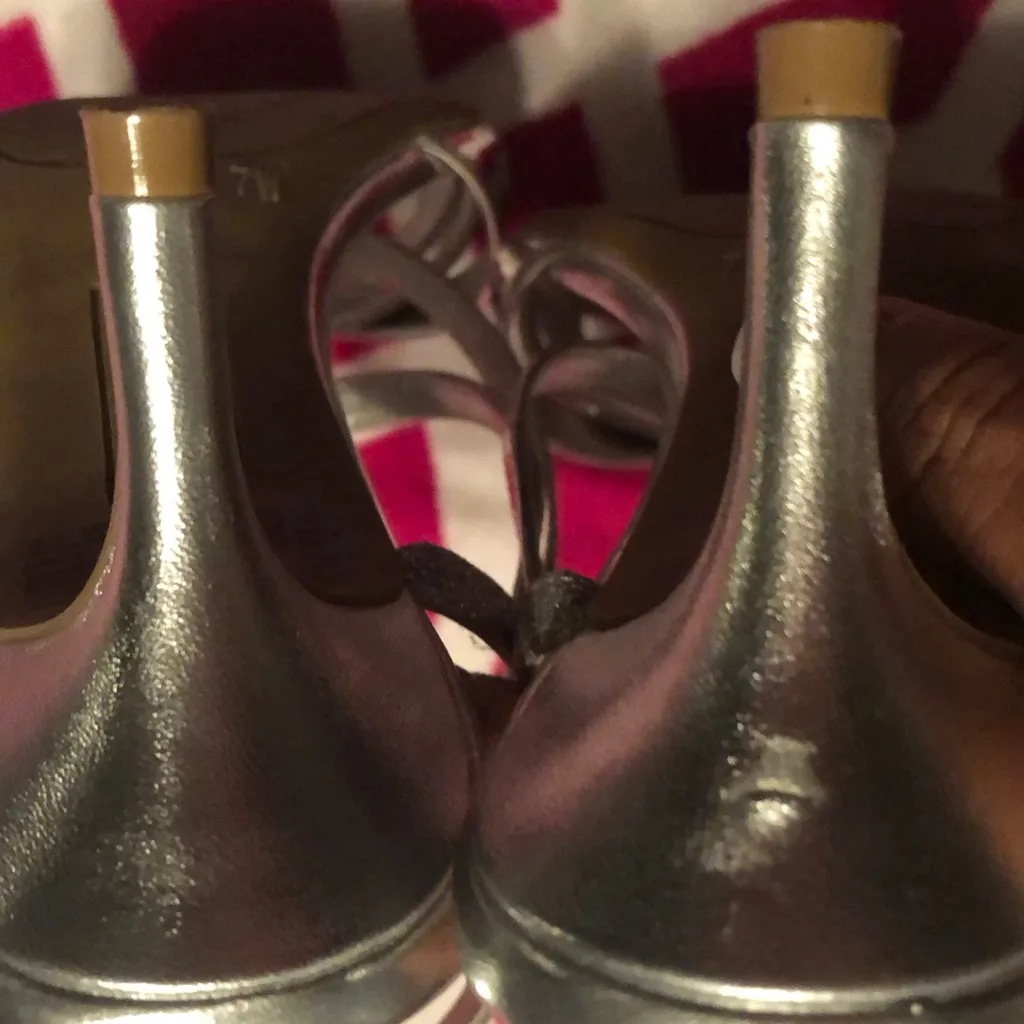 Size 7W. Worn once - Image 5