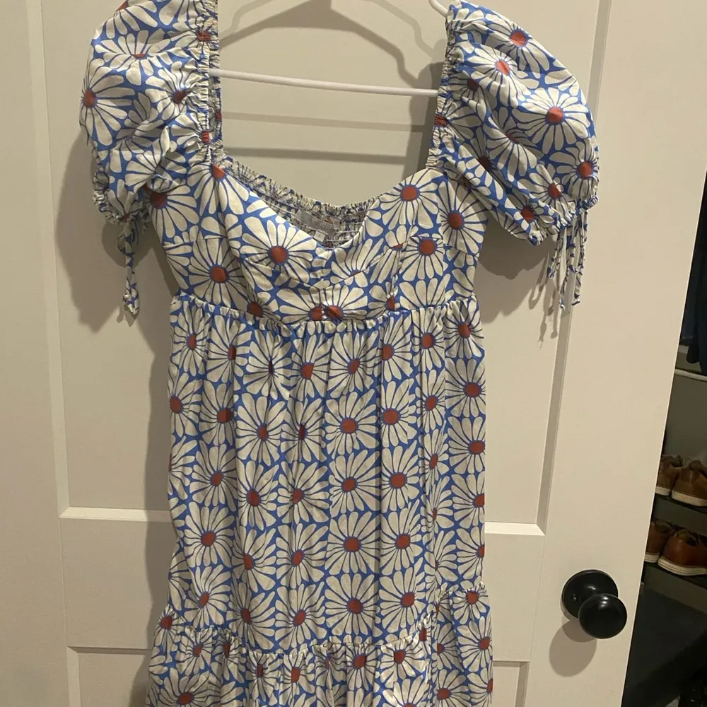 Olivaceous Daisy Print Dress Size L Like New Only Worn Once - Image 3