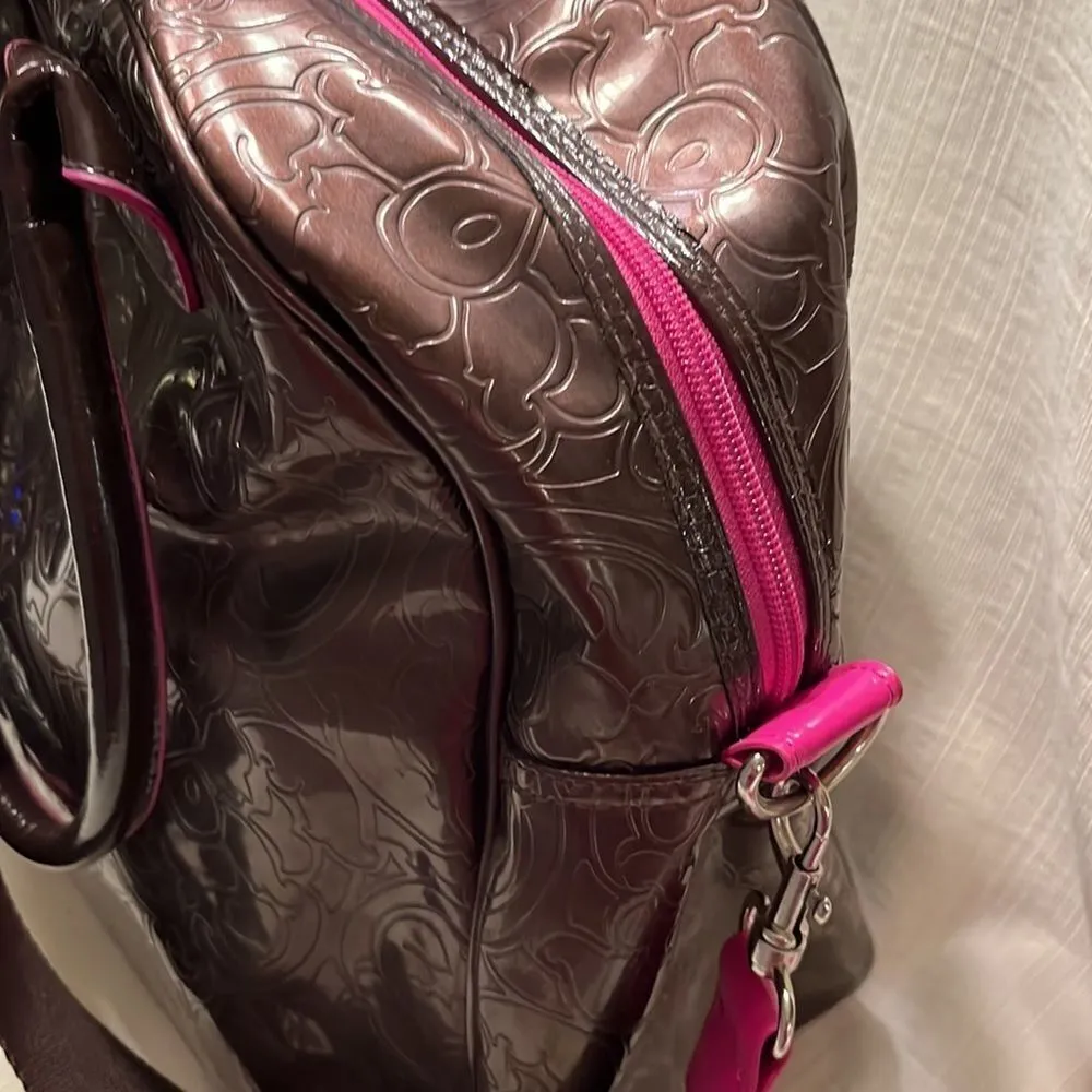 Bath and Body Works Embossed Bronzy Brown with Hot Pink Accent Weekender - Image 3