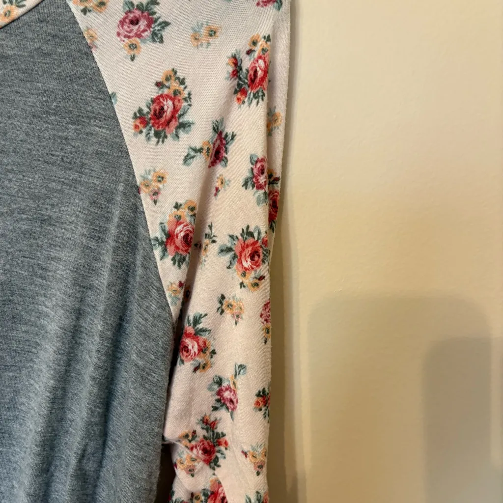 Judith March Gray Top with Pink Floral Sleeves - Image 2