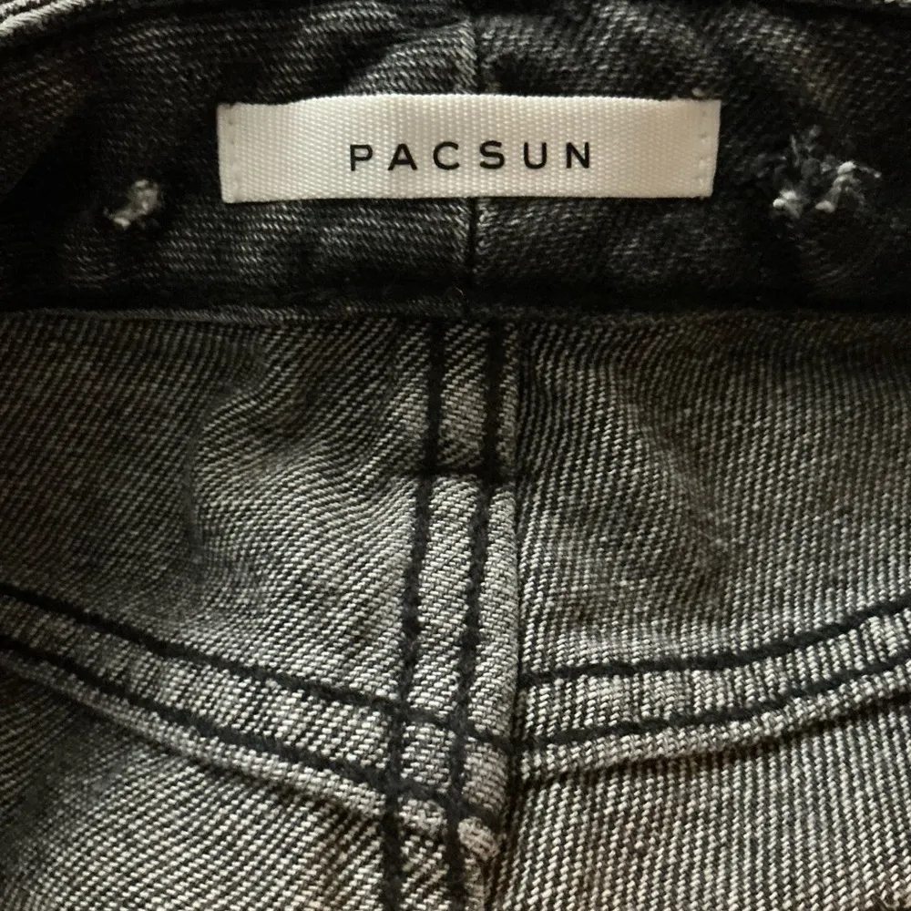 PacSun Black Acid Wash Mom Jeans – High Rise Vintage 90s Fit - Image 4