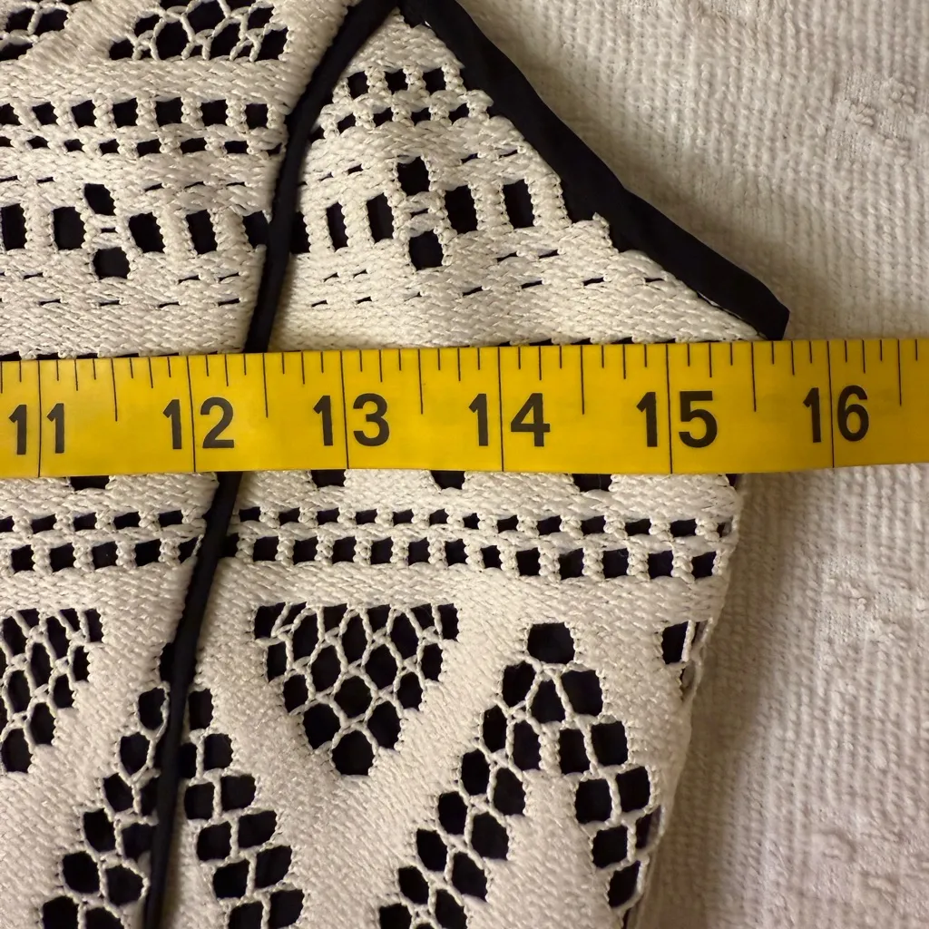 Dolce Vita Monochrome Zigzag Mini Dress Black - Image 3