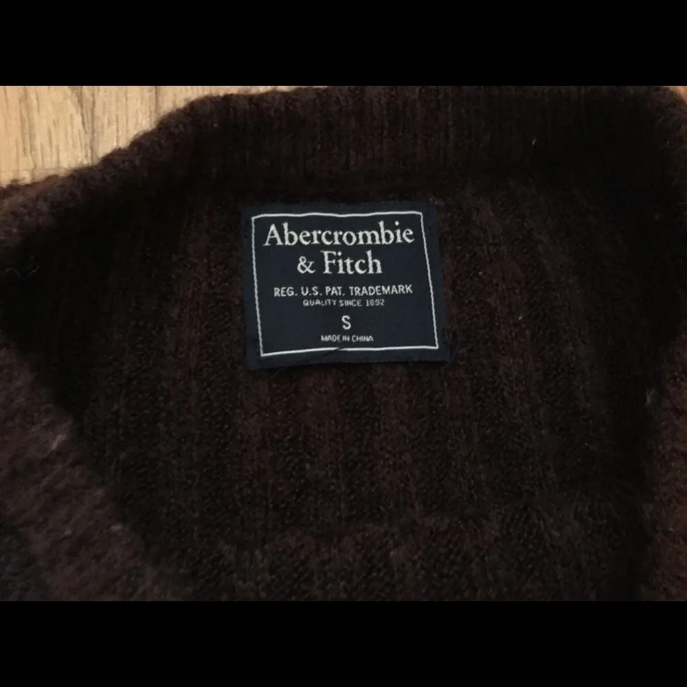 Abercrombie womens crew neck burgundy pullover loose fit sweater size small - Image 3