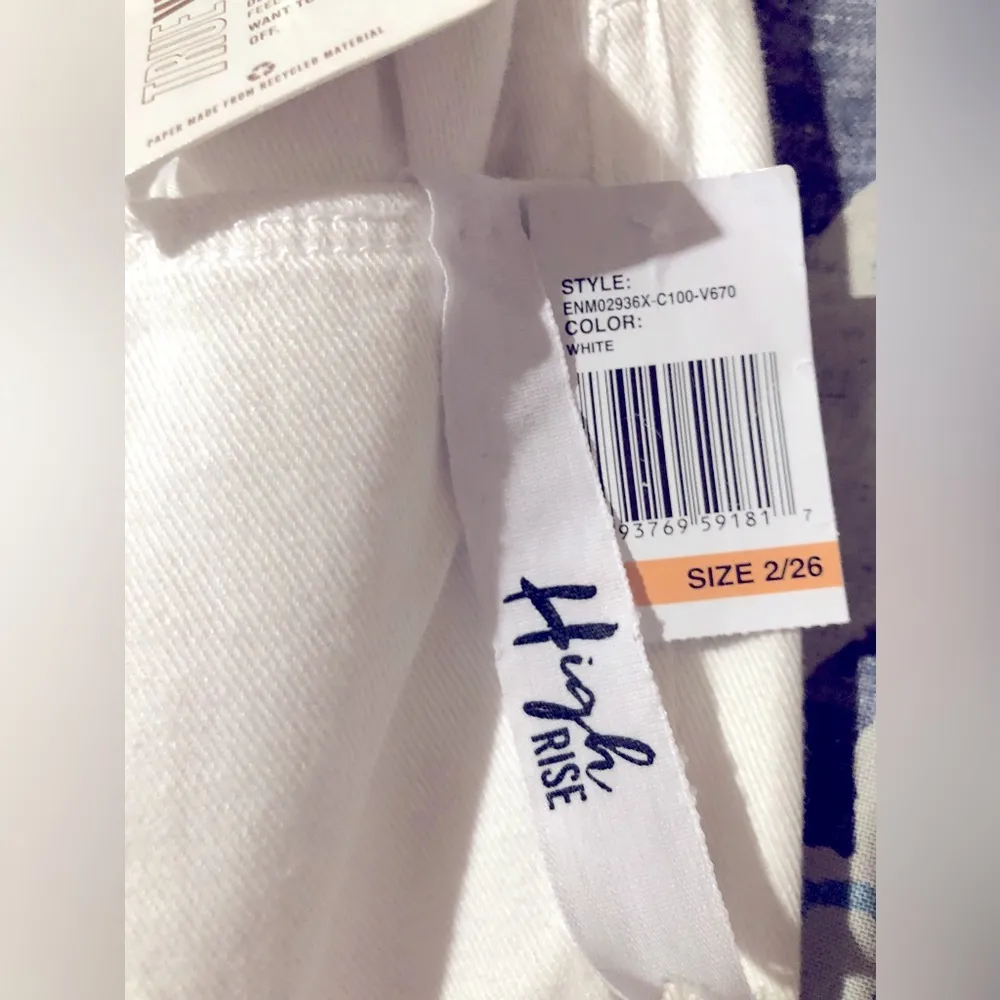 KENSIE JEANS NWT!  The Slim, High Rise “True Vintage” White Raw Hem Jeans💖💖 - Image 6