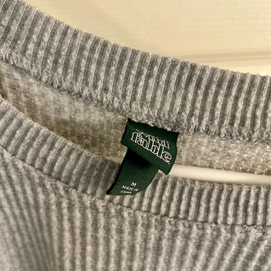 Wild Fable Heather Gray Women's Crew Neck Sweater Size Medium EUC - Image 2