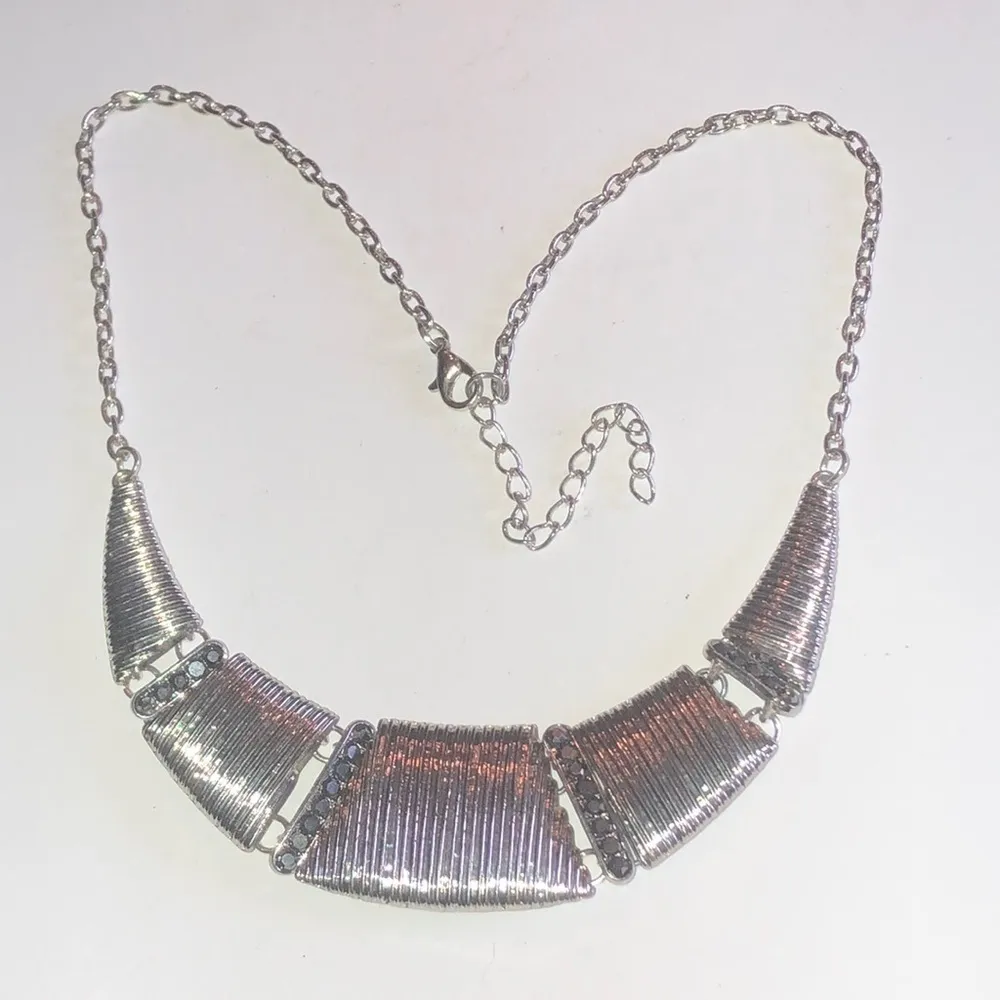 Silver Tone HUGE Boho Runway Statement Pendant Necklace - Image 3