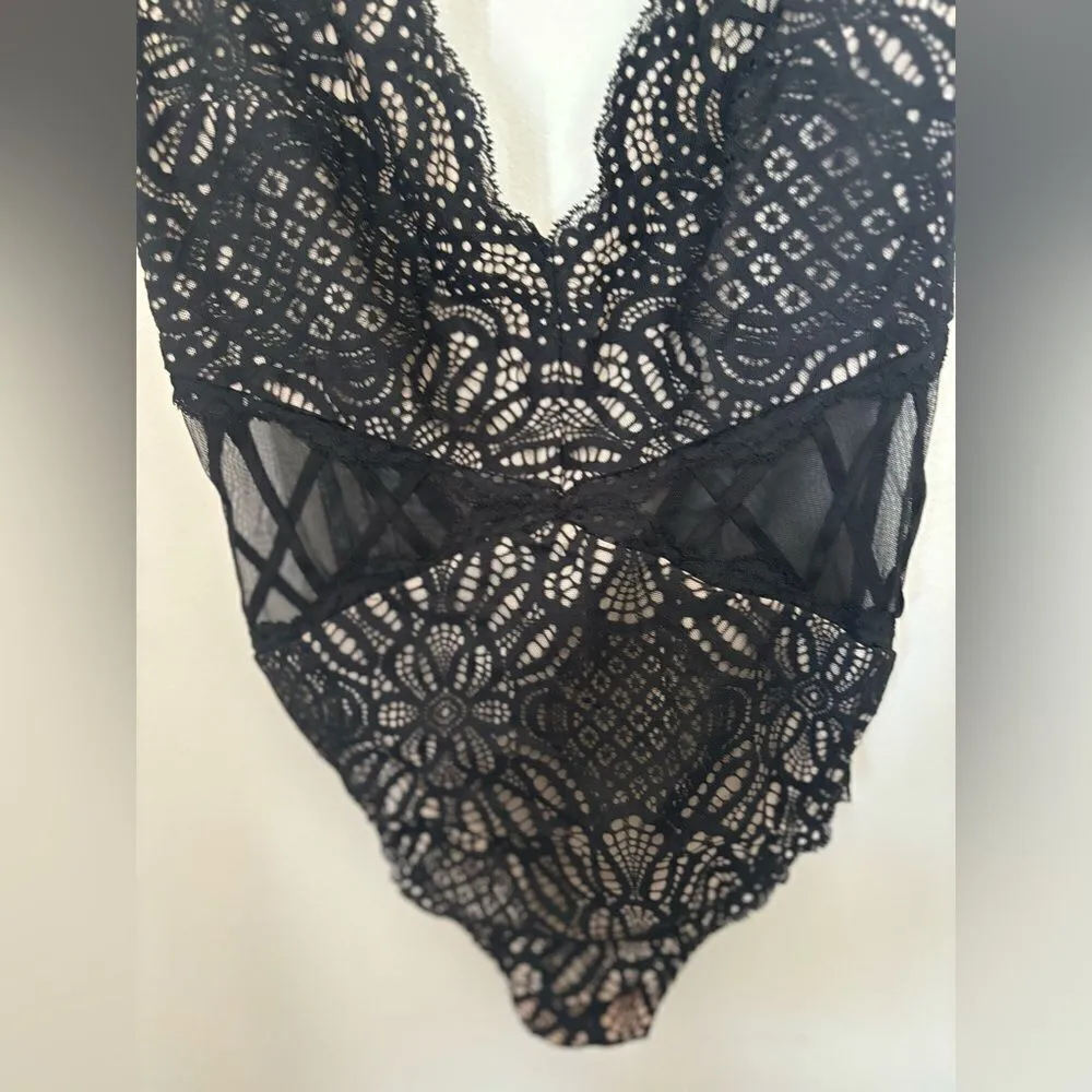 NWT Victoria’s Secret black lace teddy size S - Image 5