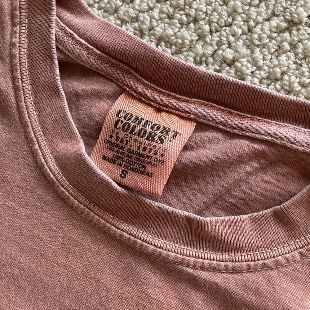 Comfort Colors Chi Kappa Phi Chickadees T-Shirt Bow Size Small Yam Brown EUC - Image 3