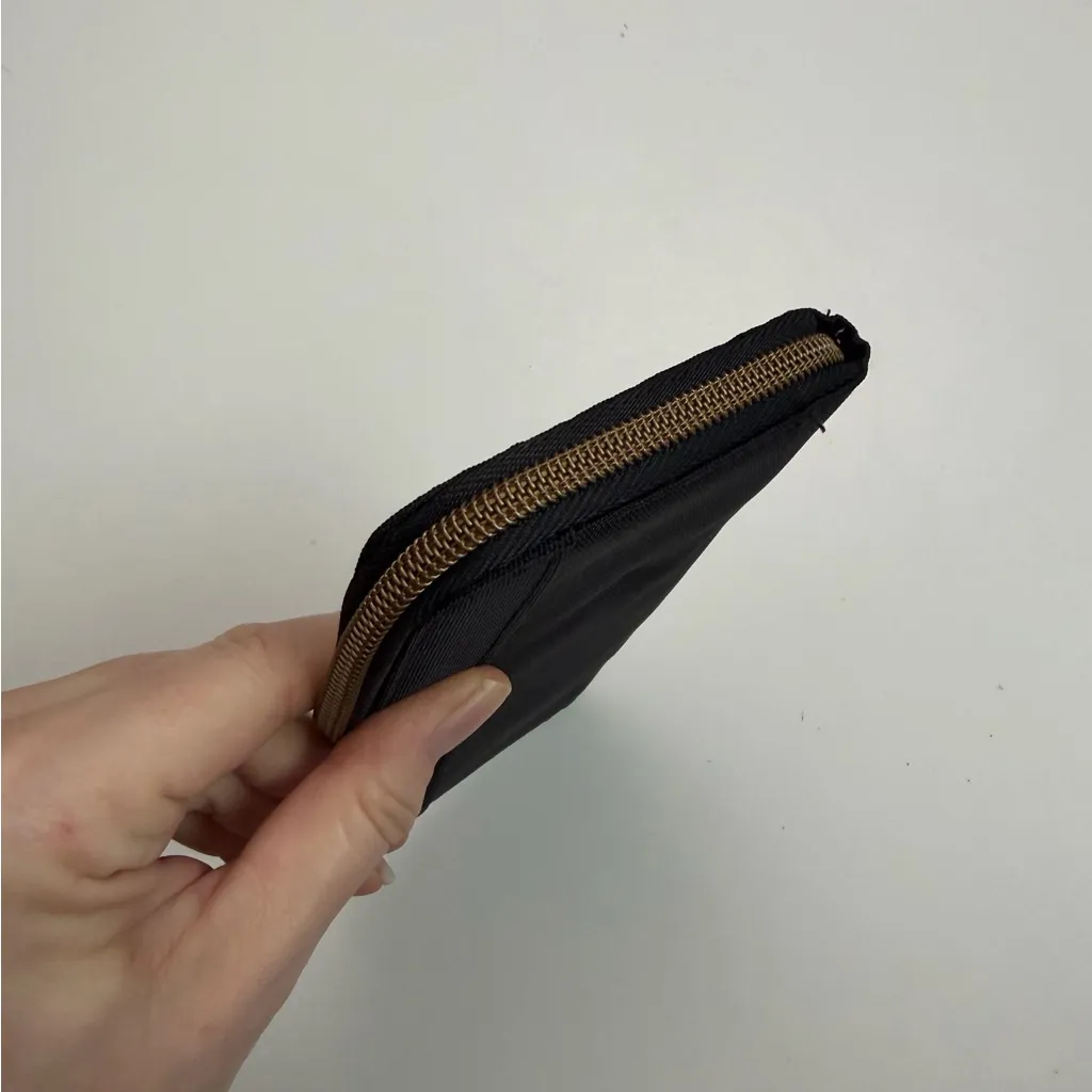 Travelon Wallet Zippered Closure Zip Pocket Credit Card Travel Black Purple - Image 6