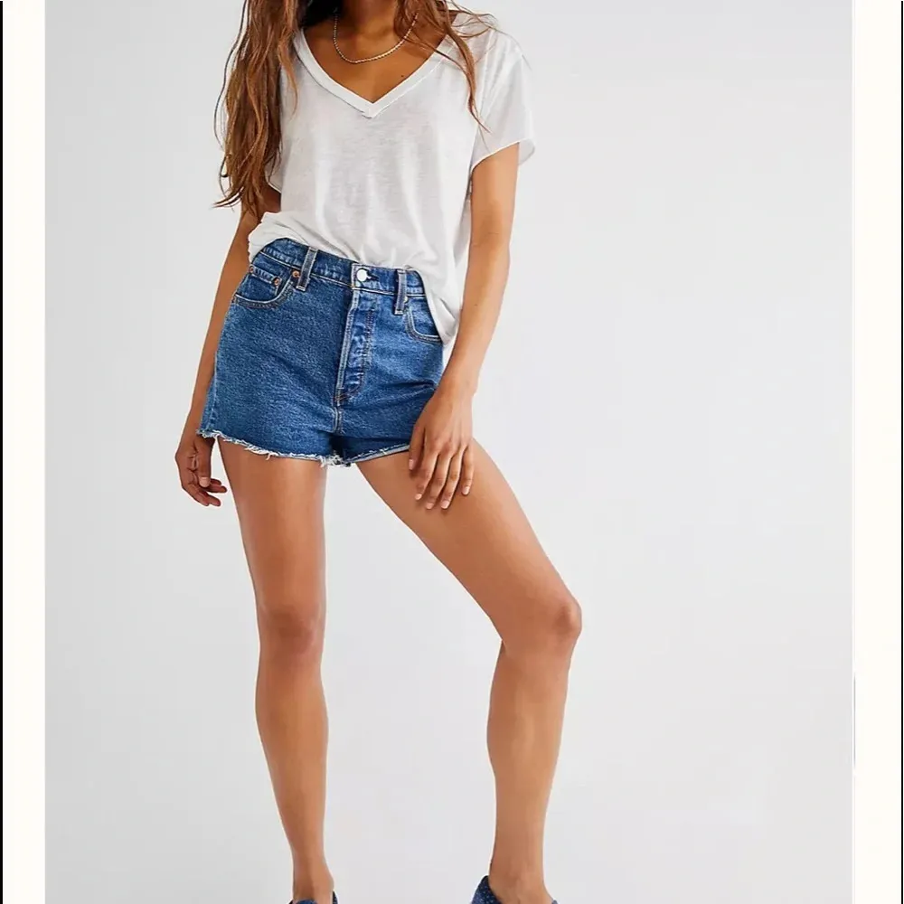 Levi's Ribcage Shorts Size 32 - Image 7