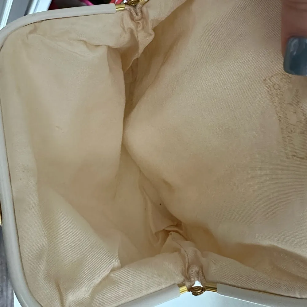 Vintage Beaded Kiss Lock Handbag White - Image 8