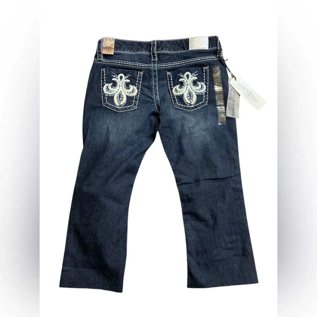 Maurices premium brand jeans size 9/10 Short - Image 2