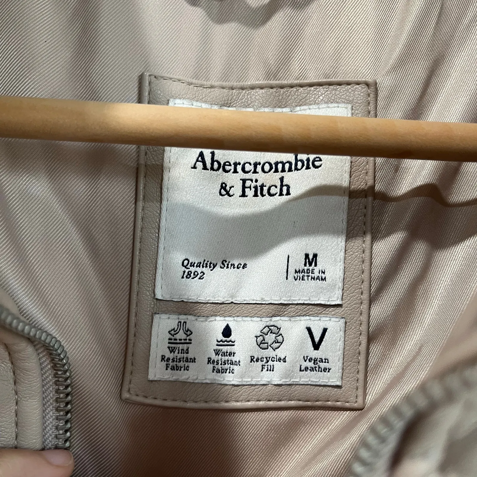 Abercrombie Vegan Leather Puffer Jacket Size M Neutral Beige Cropped Winter - Image 5