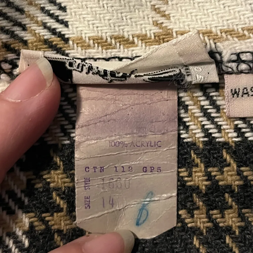 Vintage Plaid Button - Image 4