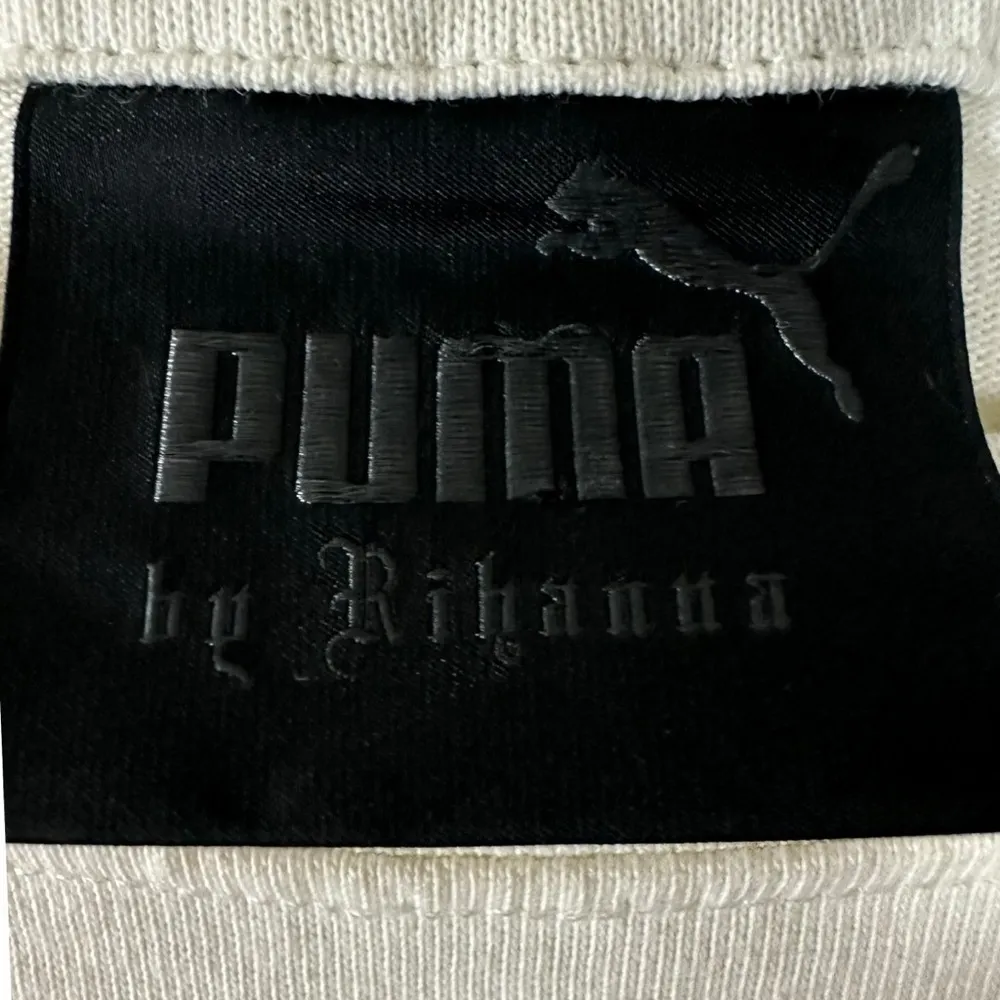 Puma X Fenty University Cropped Vintage Tee in Cream Large Rhianna Baby Tee - Image 13