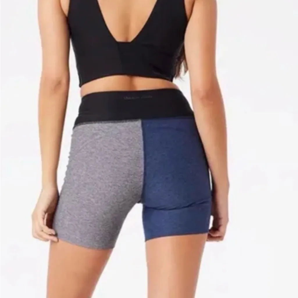 Outdoor Voices 5” Warm Up Shorts Black Navy Graphite- Size Small - Image 2