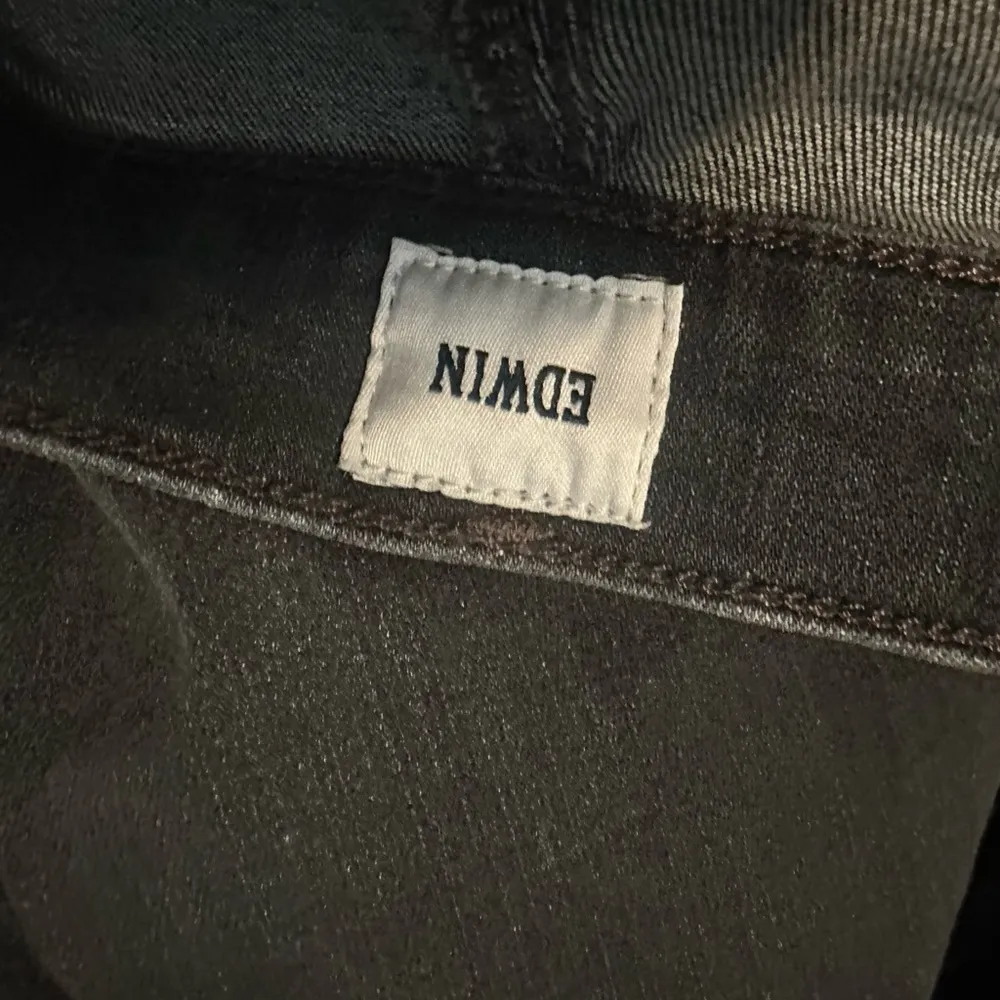 Edwin Bree Slim straight crop high rise raw hem black wash jeans 30 - Image 4