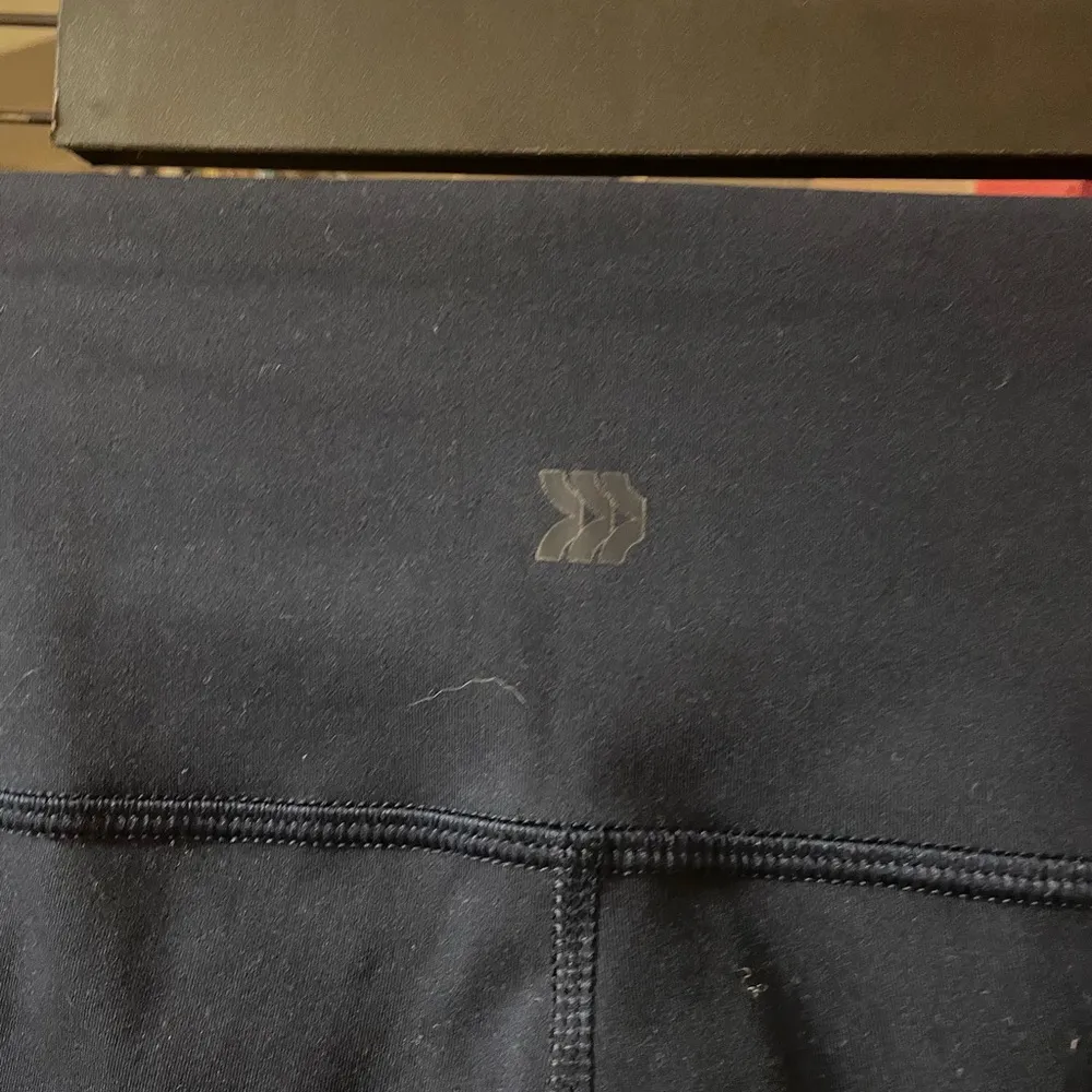 ALL IN MOTION NAVY BLUE 7/8 LEGGINGS - Image 4